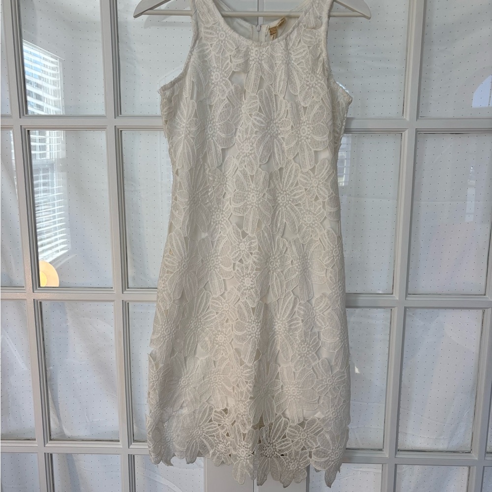 White Lace Sleeveless Dress